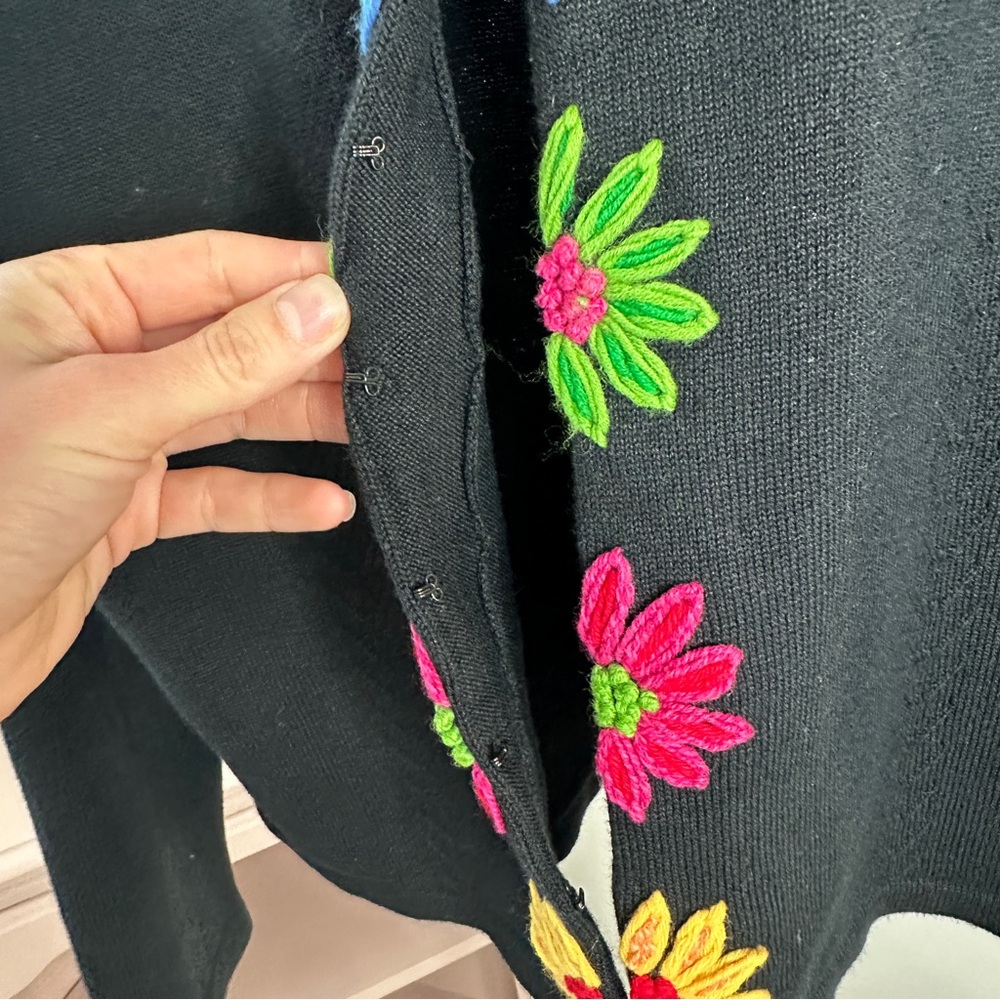 Marisa Christina Black Floral Embroidered Crewneck Sweater LARGE - Picture 5 of 6